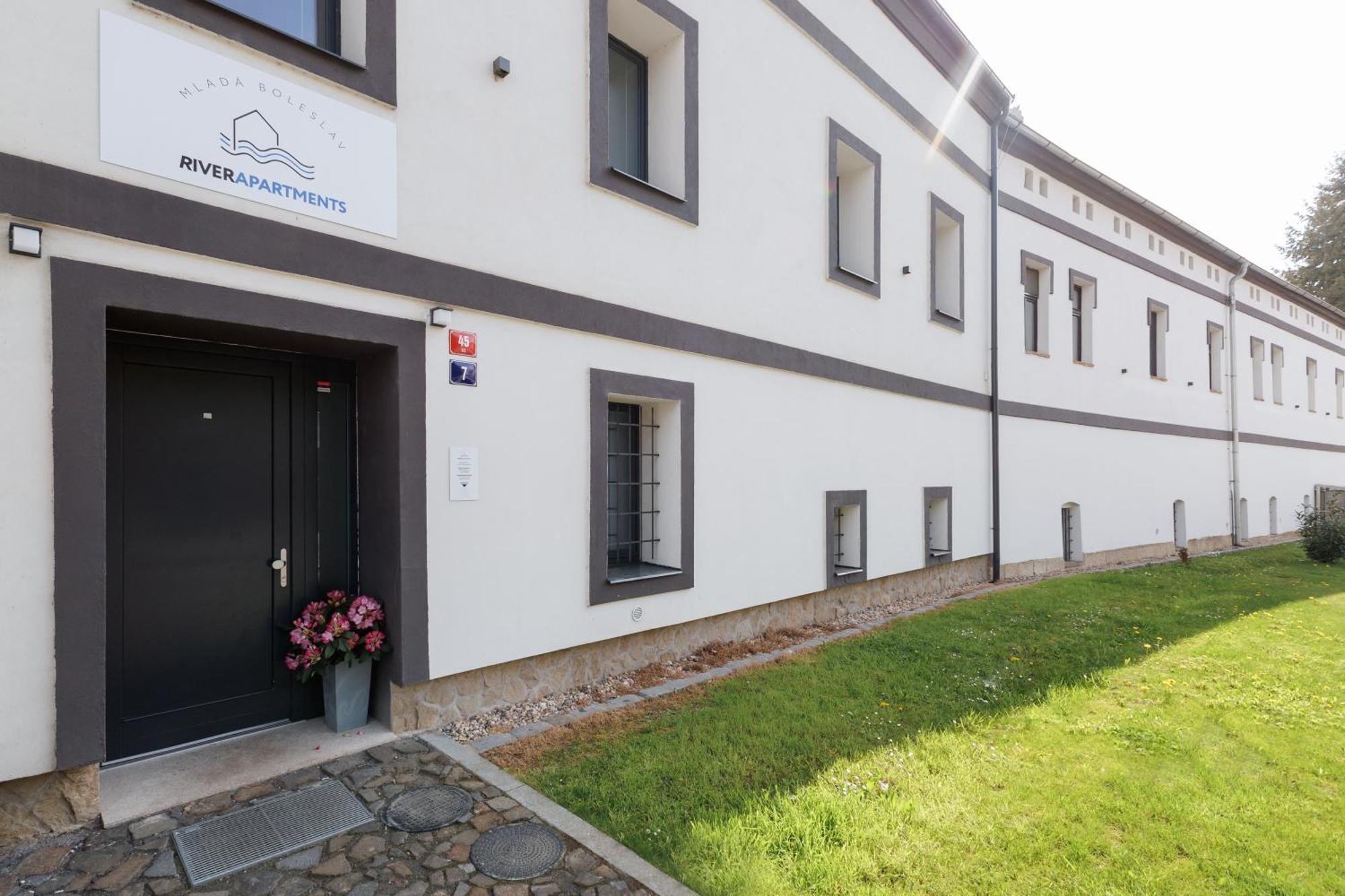 River Apartments Mladá Boleslav Екстериор снимка